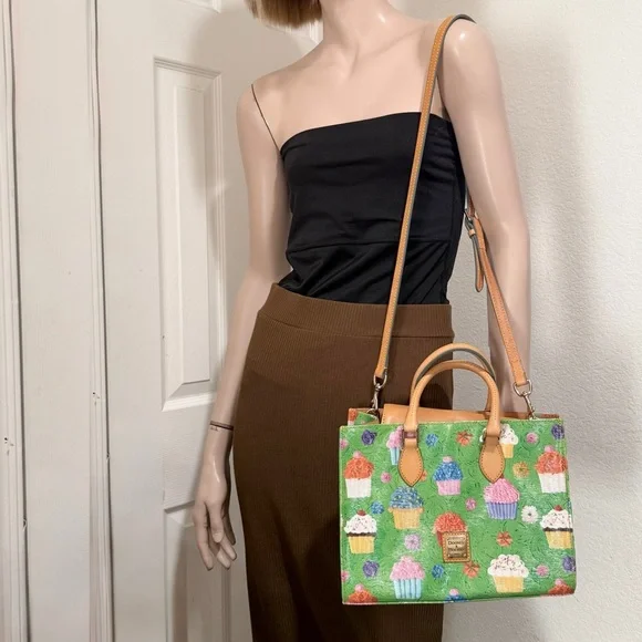 Rare DOONEY & BOURKE Kelly Green Cupcake Print Coated Canvas Limited Ed Satchel - Picture 8 of 15